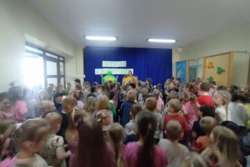AKTYWNI Z KURATOREM