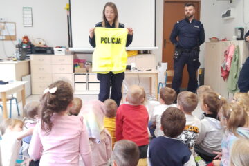 spotkanie z policjantami w przedszkolu