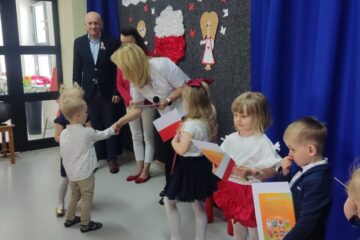 @ MAJA ŚWIETO FLAGI