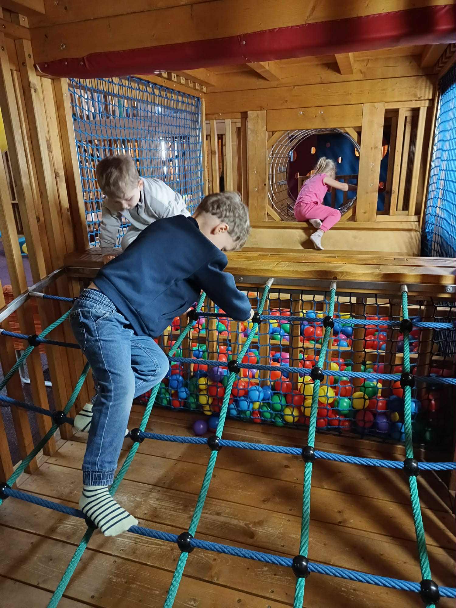 5a2db502 da19 43aa a6f9 74fd0f5f2a46