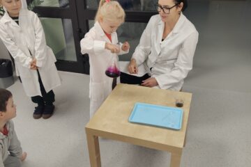 Laboratorium Małego Chemika.