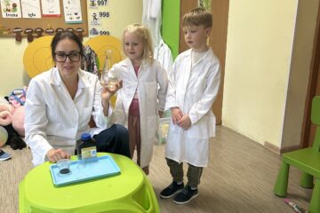 Mały odkrywca laboratorium małego chemika