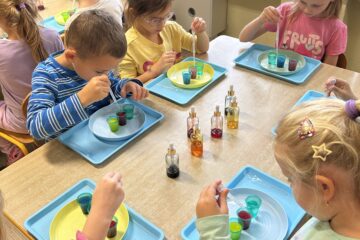 Mały odkrywca laboratorium małego chemika