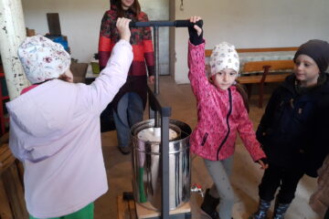 wycieczka do sadu powitanie pani jesieni w języku angielskim