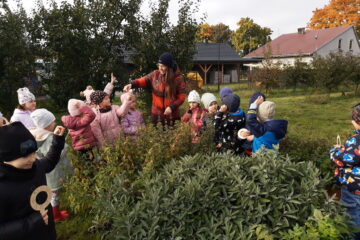 wycieczka do sadu powitanie pani jesieni w języku angielskim