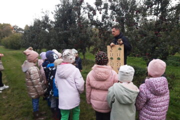 wycieczka do sadu powitanie pani jesieni w języku angielskim