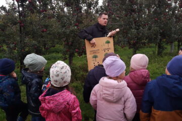 wycieczka do sadu powitanie pani jesieni w języku angielskim