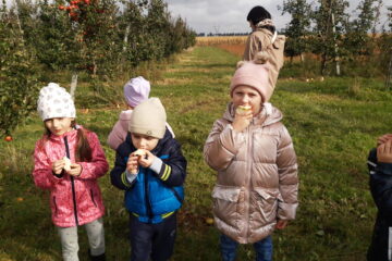 wycieczka do sadu powitanie pani jesieni w języku angielskim