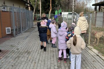 Wizyta w częstochowskim schronisku dla zwierząt. Przekazanie darów ze zbiórki.