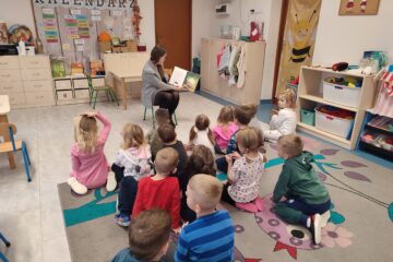 Popołudniowe czytanie z Mamą i Tatą w ramach Projektu Ogólnopolskiego GUZIK