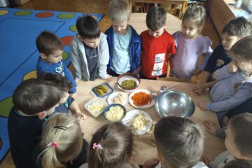 Robimy sałatkę jarzynową.