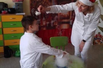 mały odkrywca suchy lód