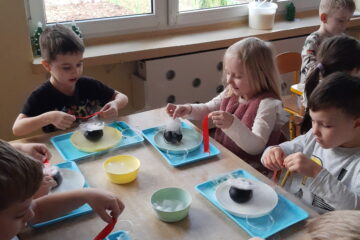 mały odkrywca suchy lód