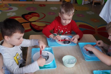 mały odkrywca suchy lód