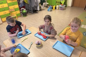 Mały odkrywca świat polimerów