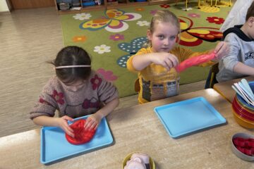 Mały odkrywca świat polimerów