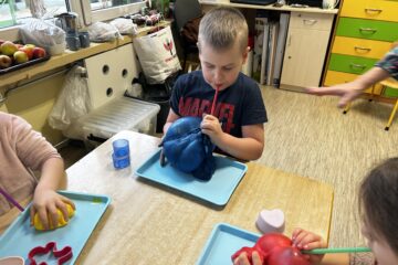 Mały odkrywca świat polimerów