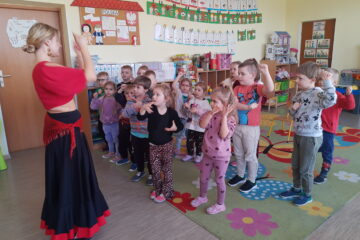 zajęcia muzyczne "tańce karnawałowe"