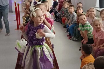 Ekologiczny pokaz mody w ramach projektu "Bądź Aktywny z Kuratorem"