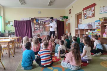 Teatrzyk "Niespodzianka od serca"