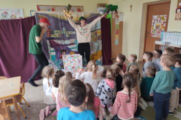 Teatrzyk "Niespodzianka od serca"