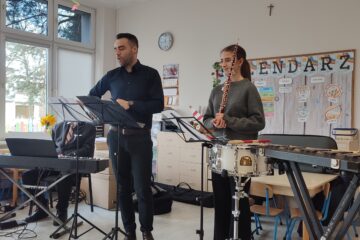 Na werblu i bębnie hałasujemy bezbłędnie audycja muzyczna