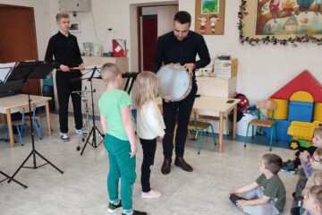 Na werblu i bębnie hałasujemy bezbłędnie audycja muzyczna