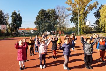 Rajd jesienny jesienny fitness na świeżym powietrzu