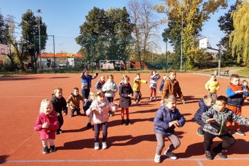 Rajd jesienny jesienny fitness na świeżym powietrzu