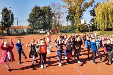 Rajd jesienny jesienny fitness na świeżym powietrzu