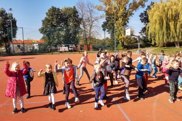 Rajd jesienny jesienny fitness na świeżym powietrzu