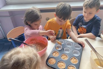 Kolorowy tydzień dzień pomarańczowy. Zdrowe słodkości.