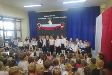 KONCERT PIEŚNI PATRIOTYCZNYCH