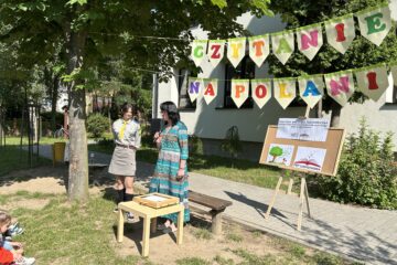 Spotkanie z bibliotekarką Czytanie na polanie