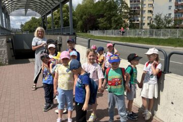Wycieczka tramwajem do sali zabaw "Bawidomek"
