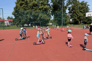 Powitanie lata z hulajnogą