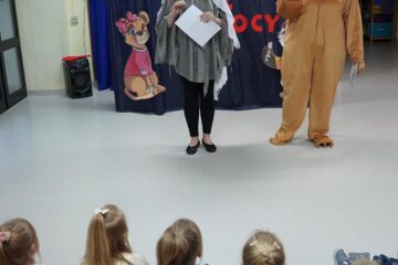 Teatrzyk kukiełkowy z Leosią i Bielusiem