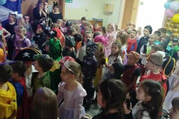 225b745f f6f6 4f94 968f 284f8ec03810